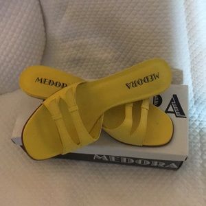 Baker back free sandal